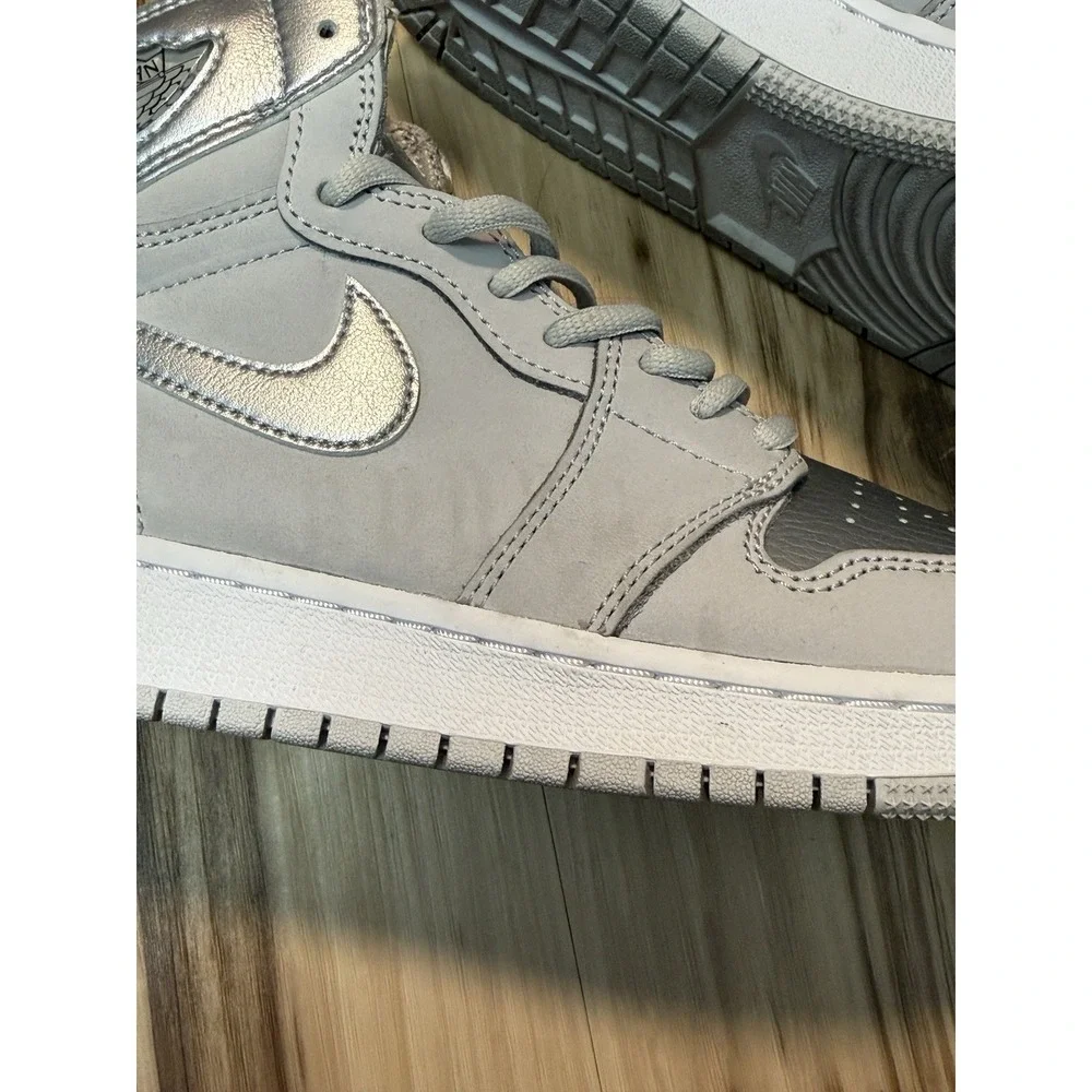 Jordan 1 Retro High CO Japan Neutral Grey Size 6Y